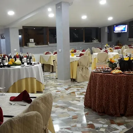 Szálloda Ristorante Supersonik Acri
