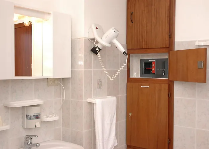 מלון Ristorante Supersonik 3*