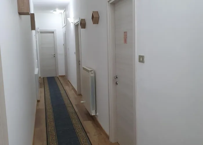 מלון Ristorante Supersonik 3*