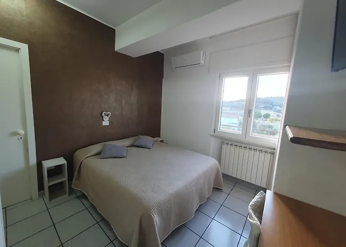 מלון Ristorante Supersonik